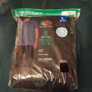 Men's size Large Fruit of the Loom black pocket t-